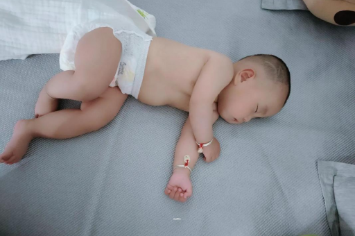 伊犁宝宝发烧可以吹空调吗